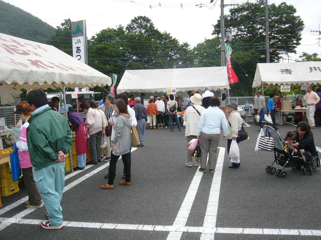 1.産業まつりの風景の写真