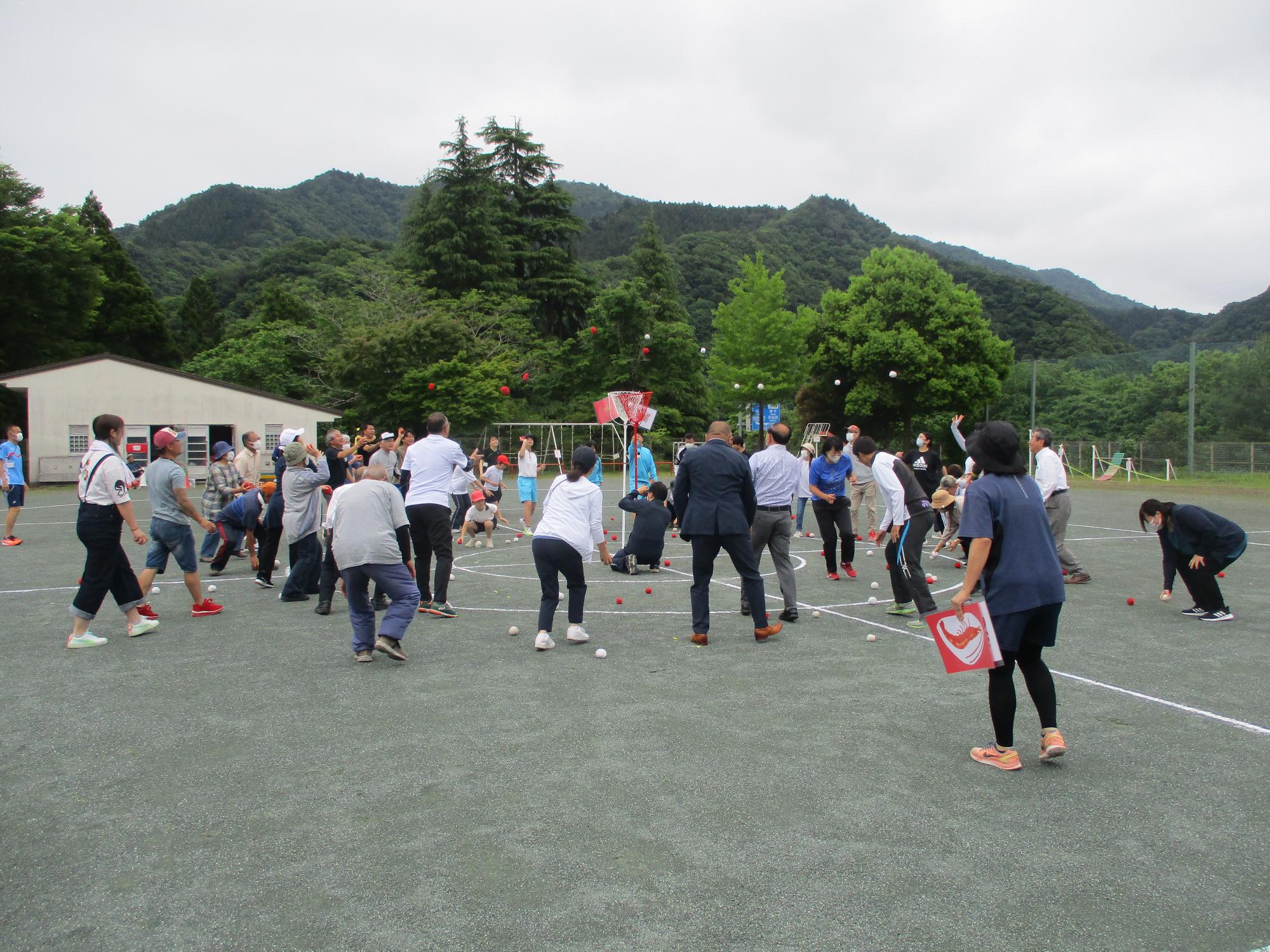 宮ヶ瀬合同体育祭綱引きの写真